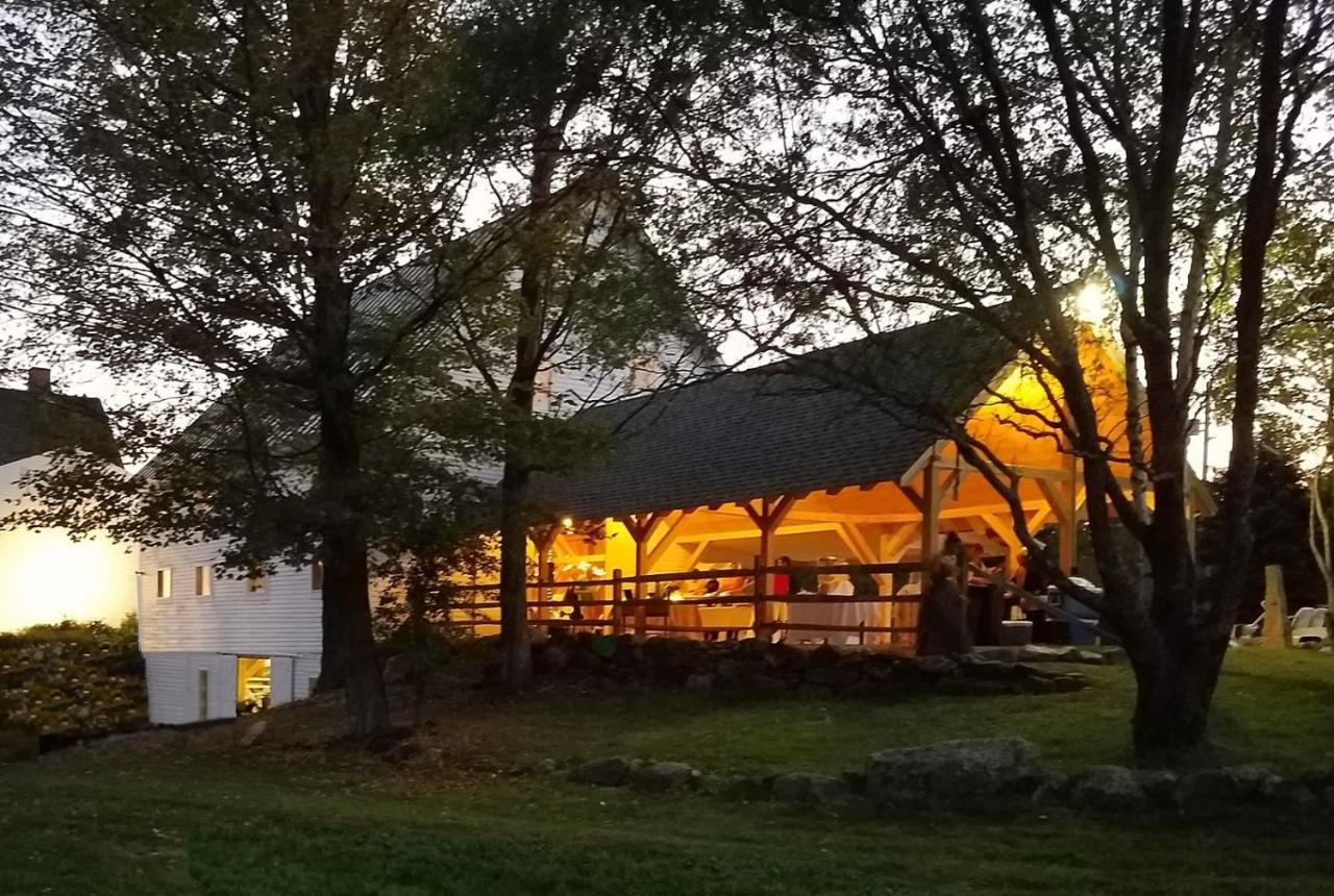 Highland Lake Inn Andover Экстерьер фото