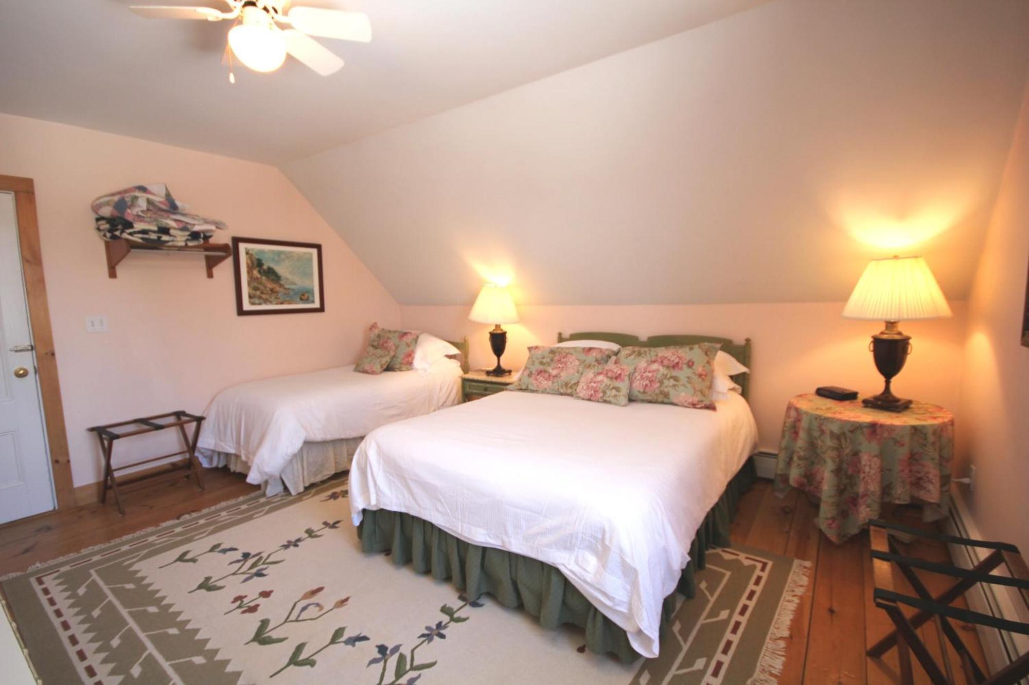 Highland Lake Inn Andover Номер фото