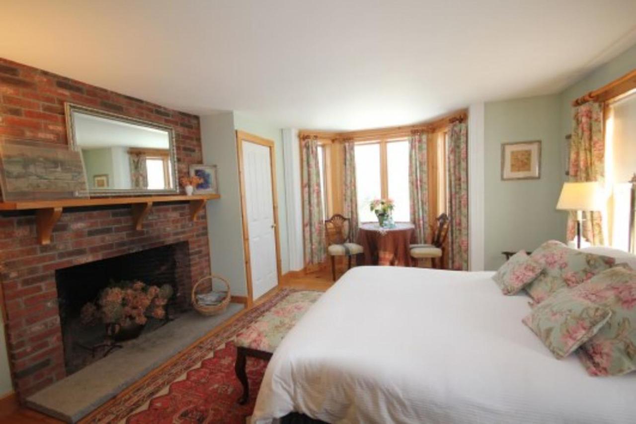 Highland Lake Inn Andover Экстерьер фото