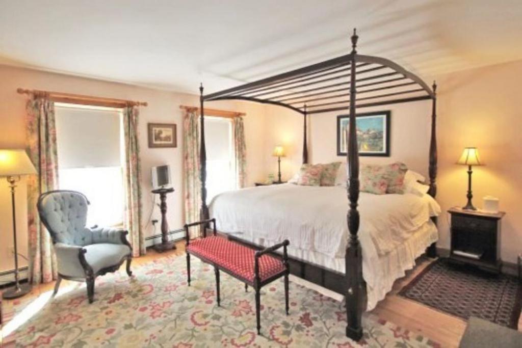 Highland Lake Inn Andover Экстерьер фото