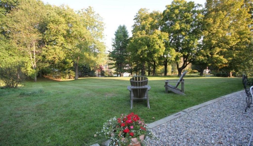 Highland Lake Inn Andover Экстерьер фото
